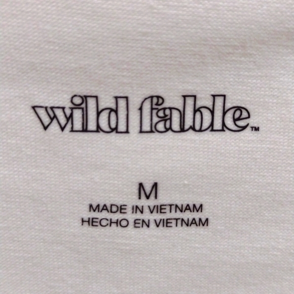 NWT Cropped T-Shirt Short Sleeve V-Neck - Wild Fable - S/M - Picture 5 of 8
